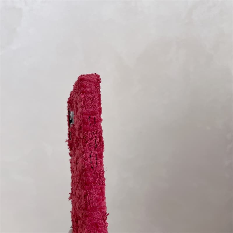 Angora-rote, flauschige Handyh – Apple Iphone 15 Bewertung und Preis